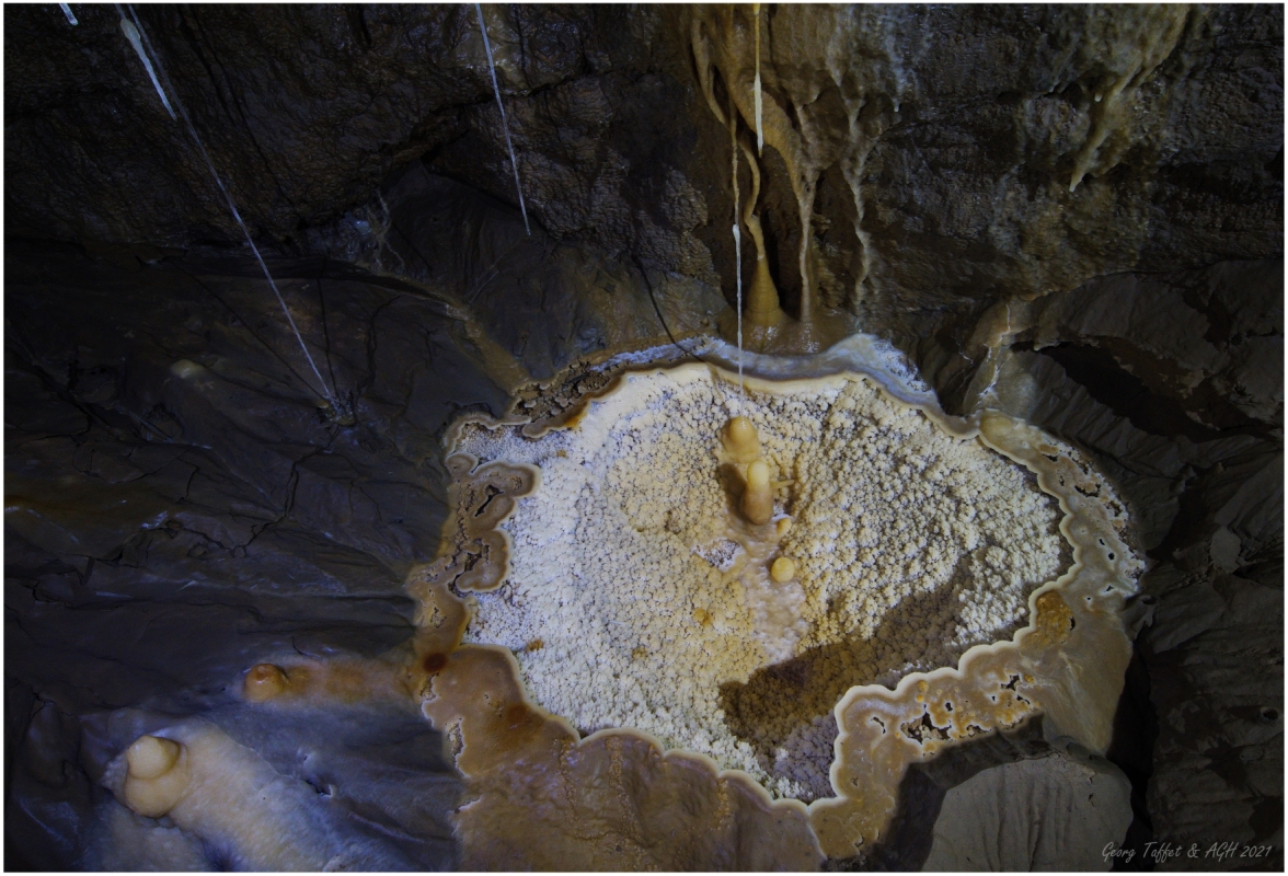 H&ouml;lloch Nirwana